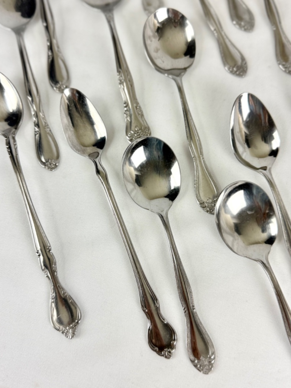Vintage Carlton CAS4 Stainless Steel Flatware w Serving Pieces 43 pc Lot Japan - Picture 5 of 16